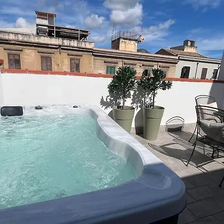 Apartment Attico Jacuzzi Politeama