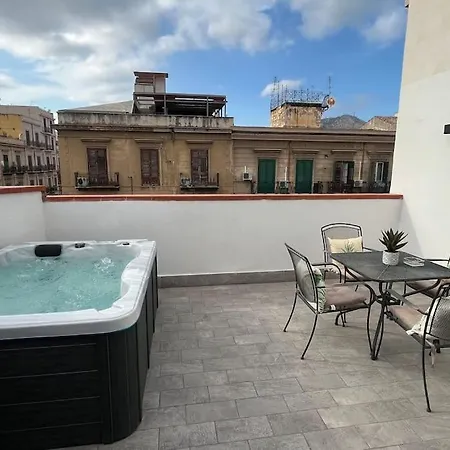Attico Jacuzzi Politeama